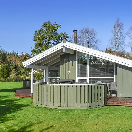 Three-bedroom In Albak * Ålbæk