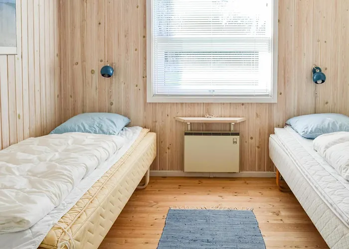 Nyaraló Three-bedroom In Albak